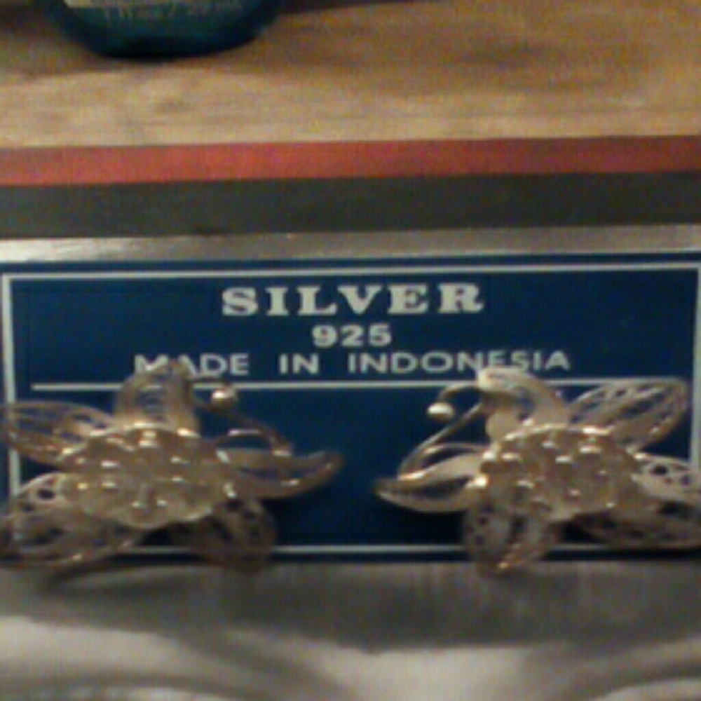 .925 Silver Bali Flower Earrings